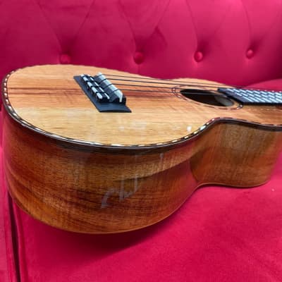 Kamaka HF-2D Deluxe Koa Concert Ukulele with Case Used – Mint $2,695 - Image 12