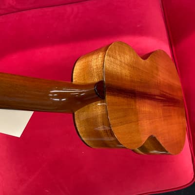 Kamaka HF-2D Deluxe Koa Concert Ukulele with Case Used – Mint $2,695 - Image 4