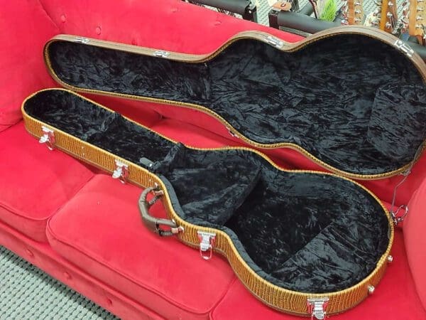 DBZ Royale FM Double Cut Trans Blue with deluxe case - Image 2
