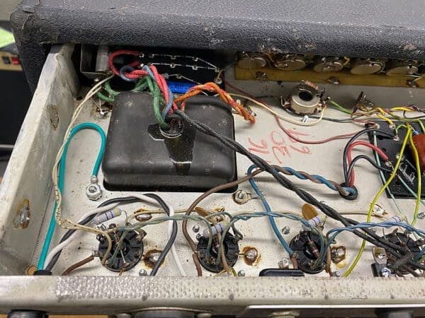 Fender Twin Reverb "Drip Edge" 2-Channel 100-Watt 2x12" Guitar Combo 1969 - Silver Face Price $1,999.99 - Image 17