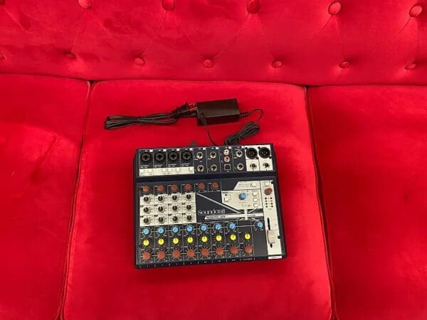 Soundcraft Notepad-12FX Small Format 12-Input Mixing Console Used – Mint Price $169.99 - Image 2