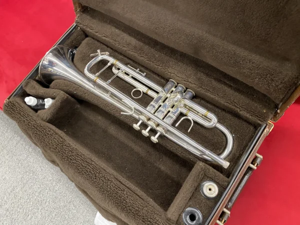Bach 180ML37S Stradivarius Bb Trumpet 1997 - Silver - Image 2