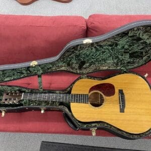 Martin D-18VMS 12-Fret Dreadnought Acoustic Guitar 1998 - Natural w/ Case