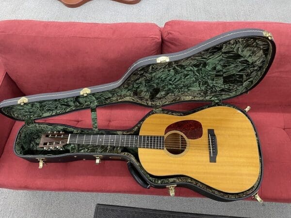 Martin D-18VMS 12-Fret Dreadnought Acoustic Guitar 1998 - Natural w/ Case