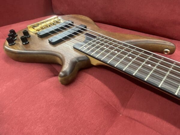 TUNE Guitar Technology TWB63-WN Active 6 String Bass - Natural - Image 6
