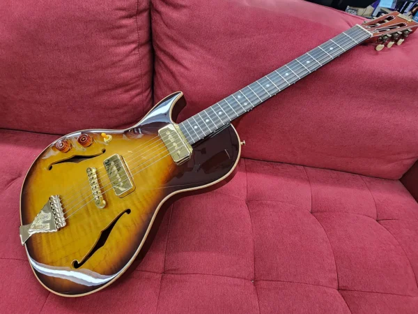 B and G Little Sister Left Handed Guitar Burst Gold Hardware w/ Bag - Image 12