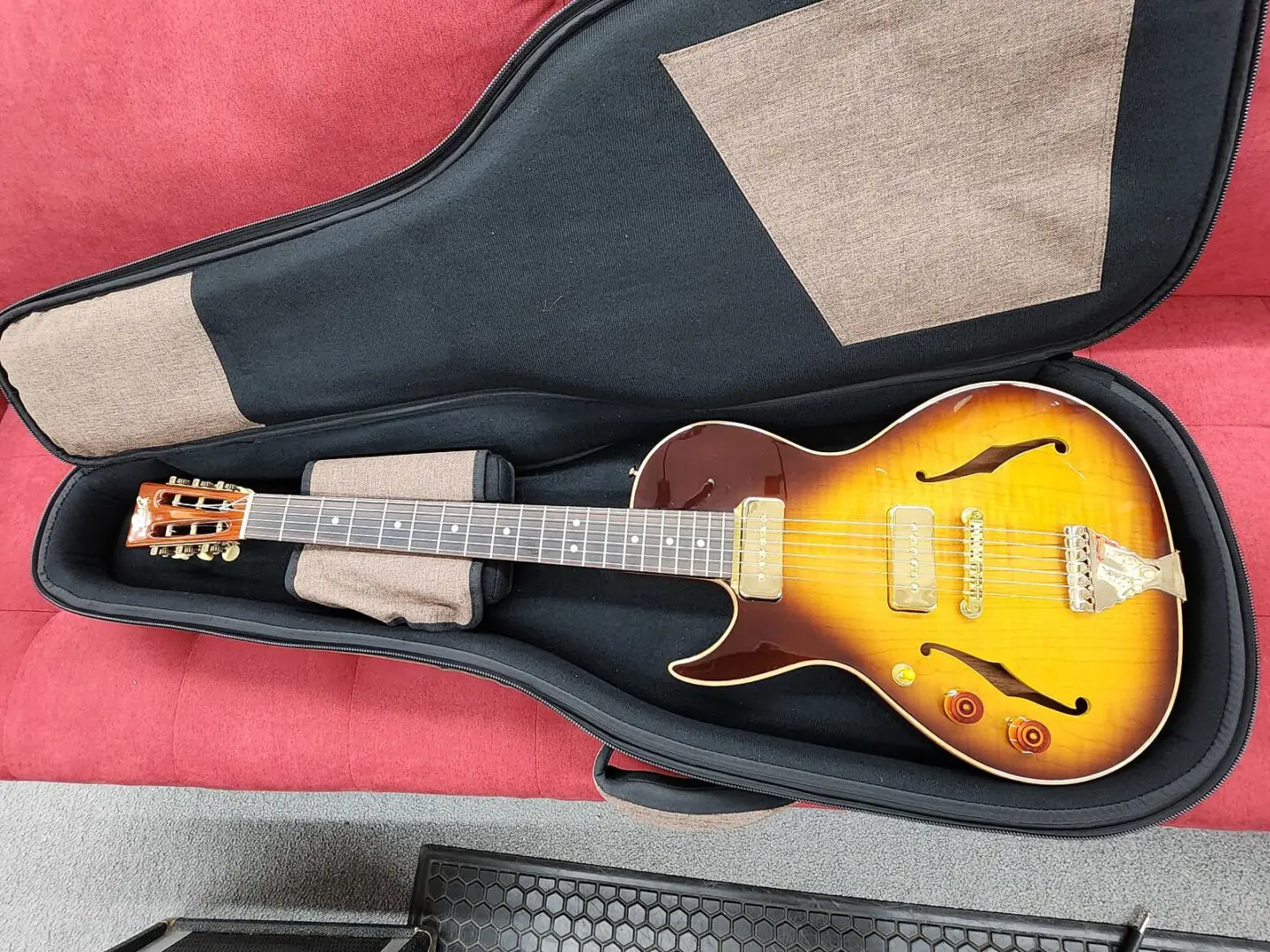 B and G Little Sister Left Handed guitar Burst gold hardware with bag