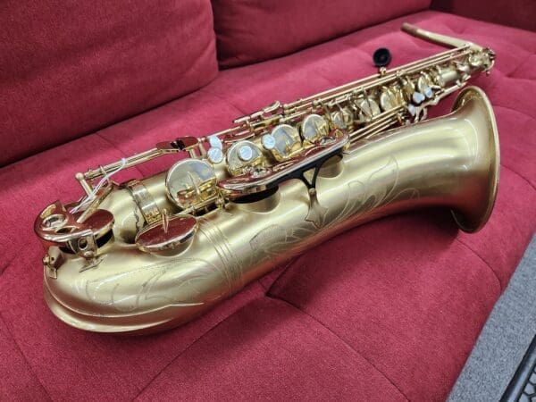 Selmer Series III tenor sax - Brushed finish with Protec Case - Image 5