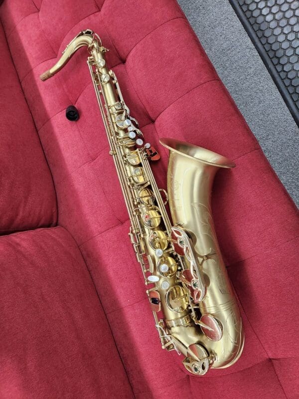 Selmer Series III tenor sax - Brushed finish with Protec Case - Image 19