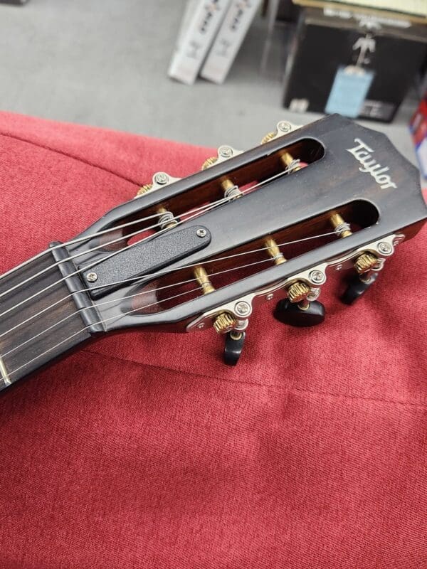 Taylor 322CE 12 fret - Brown sunburst with case - Image 21