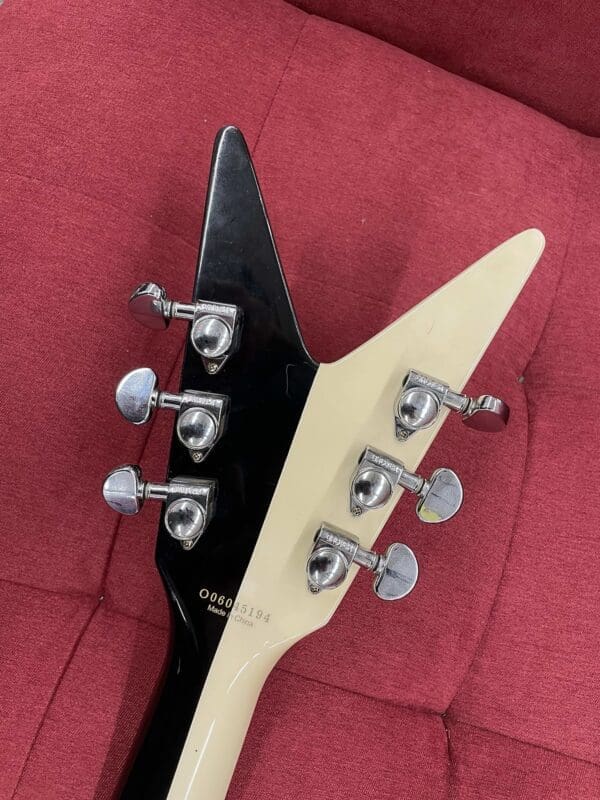 Dean Michael Schenker V Bolt-On Standard Guitar MS STD - White and Black - Image 9