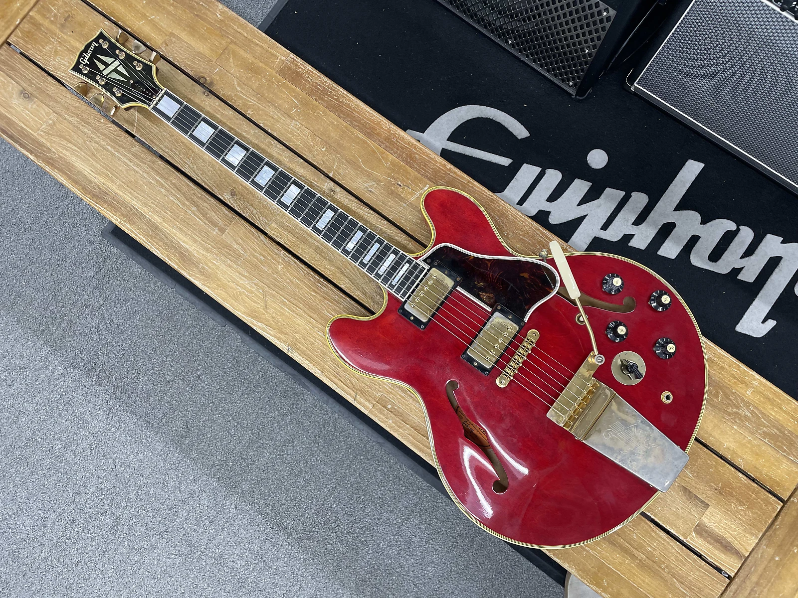 Gibson ES-355TD Stereo 1967 W/ Maestro Vibrola - Cherry