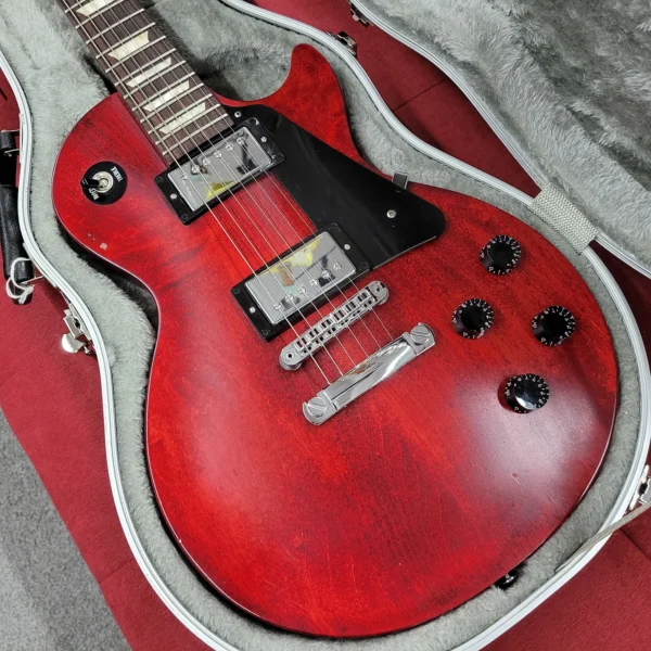 Gibson Les Paul Studio 2010 with Case- Wine Red - Image 2