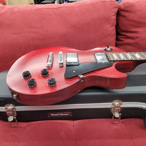 Gibson Les Paul Studio 2010 with Case- Wine Red - Image 8