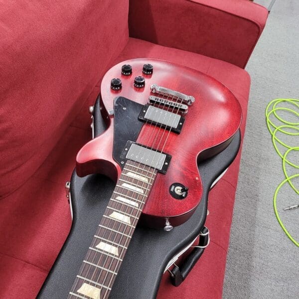 Gibson Les Paul Studio 2010 with Case- Wine Red - Image 7