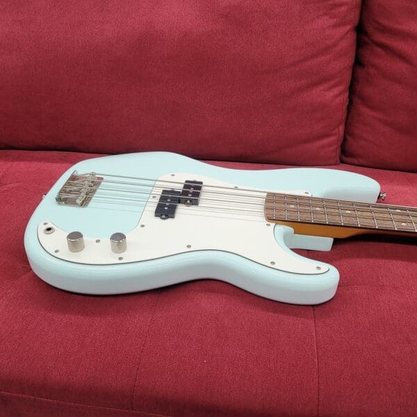 Squier Classic Vibe '60s Precision Bass FSR 2023 - Sonic Blue - Image 16