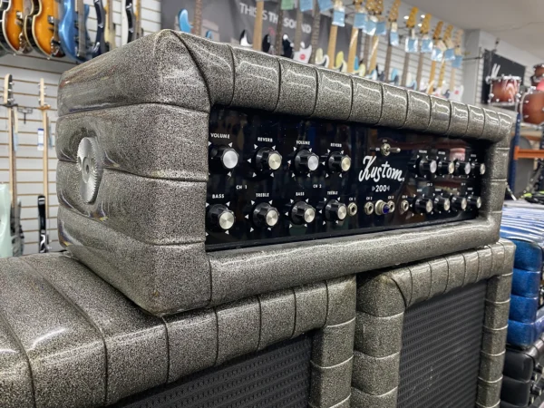 Kustom K200B-5 4-Channel 100 Watt Head with Pair of 4x10″ CTS Speaker Column Cabinets - Silver Sparkle - Image 6