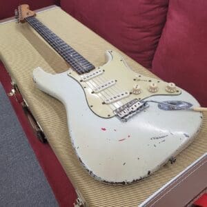 Fender Stratocaster with Slab Board Old Old Old Refin 1960 - Aged White