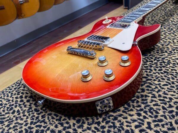 Gibson Les Paul Deluxe 70s Reissue 2021 - Cherry Sunburst