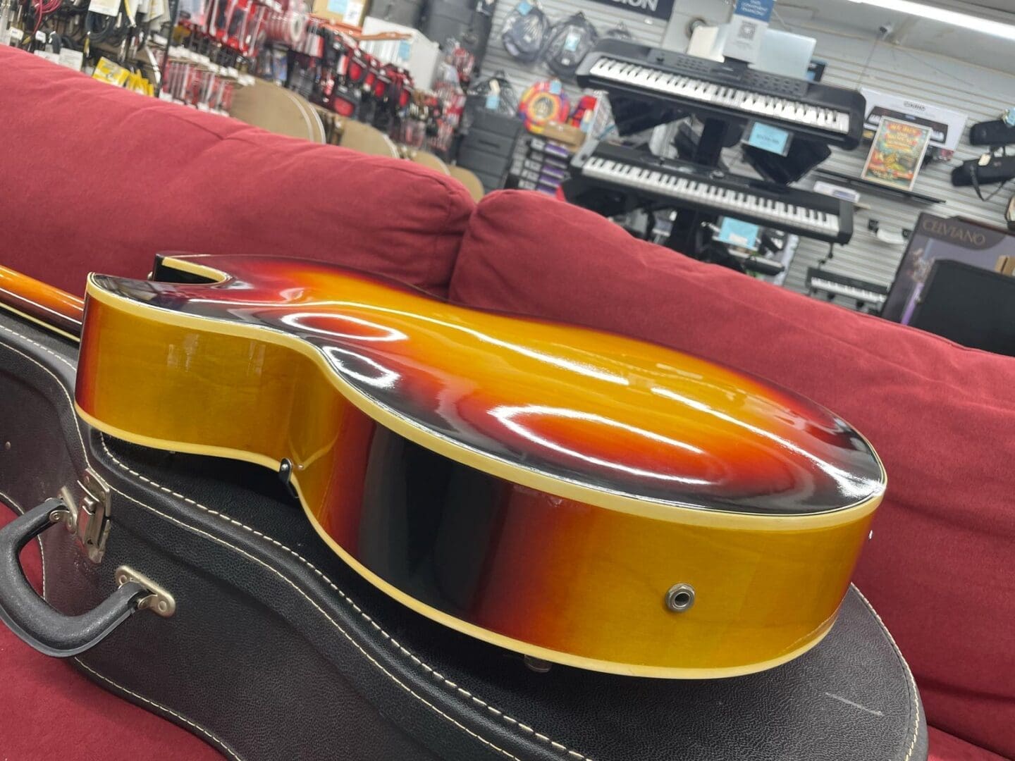 Univox Pro ES-175 Copy - Sunburst w/ Case - Image 16