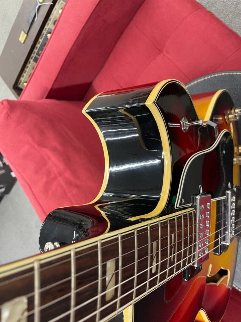 Univox Pro ES-175 Copy - Sunburst w/ Case - Image 7