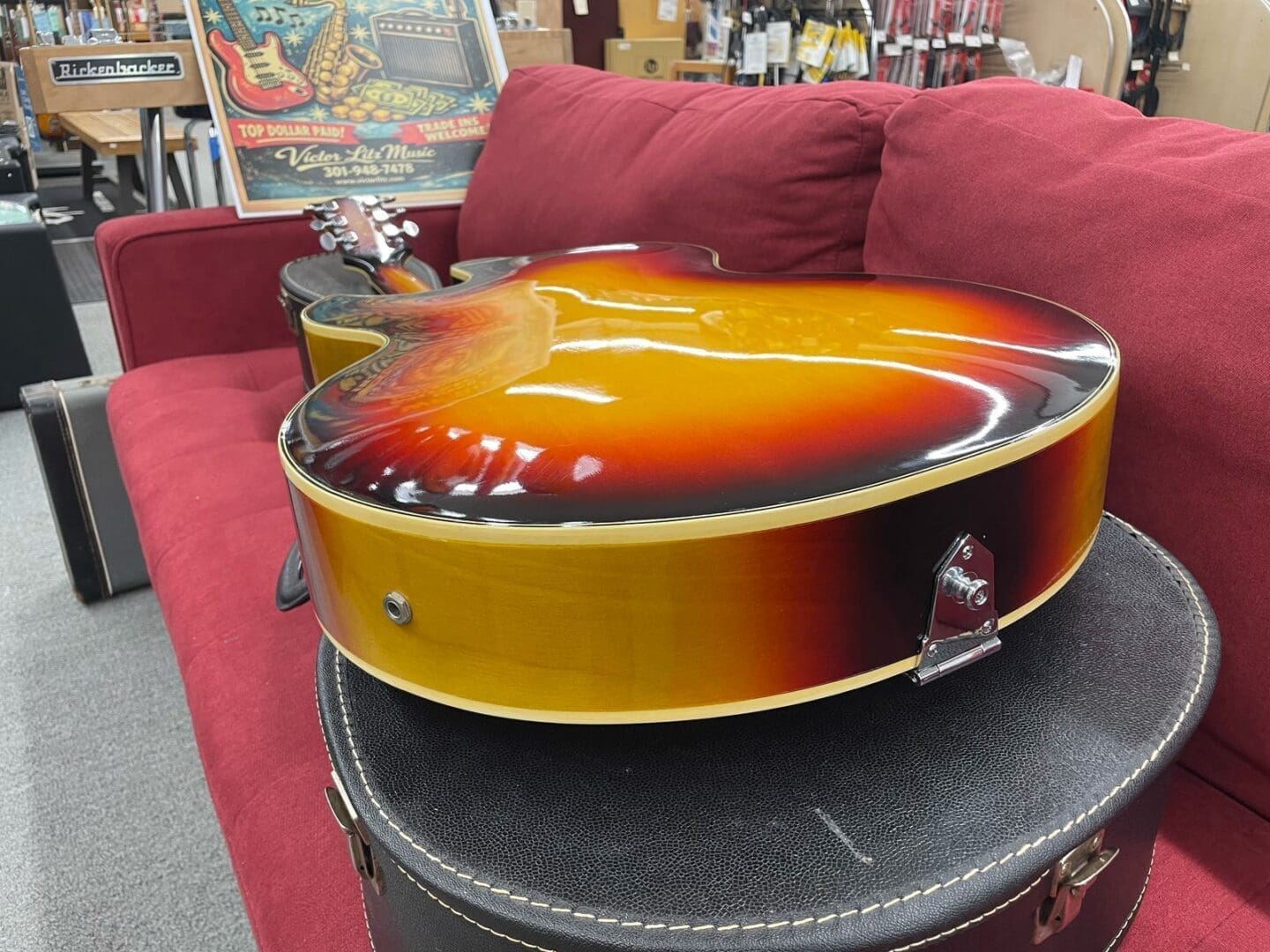 Univox Pro ES-175 Copy - Sunburst w/ Case - Image 11
