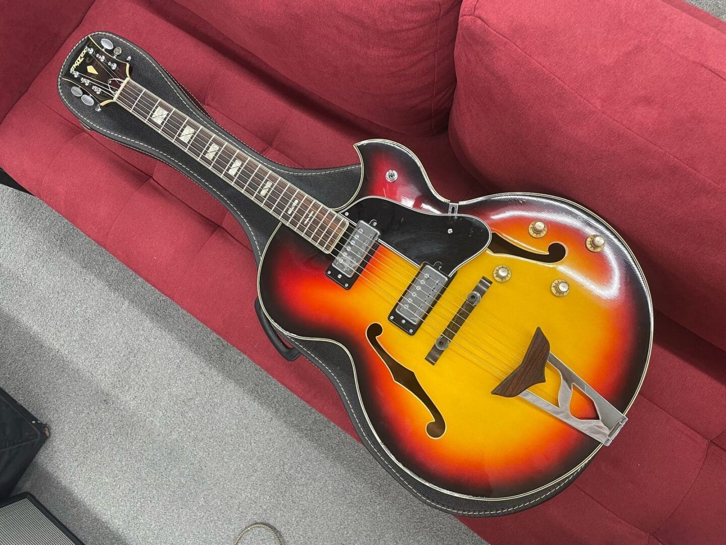 Univox Pro ES-175 Copy - Sunburst w/ Case - Image 13