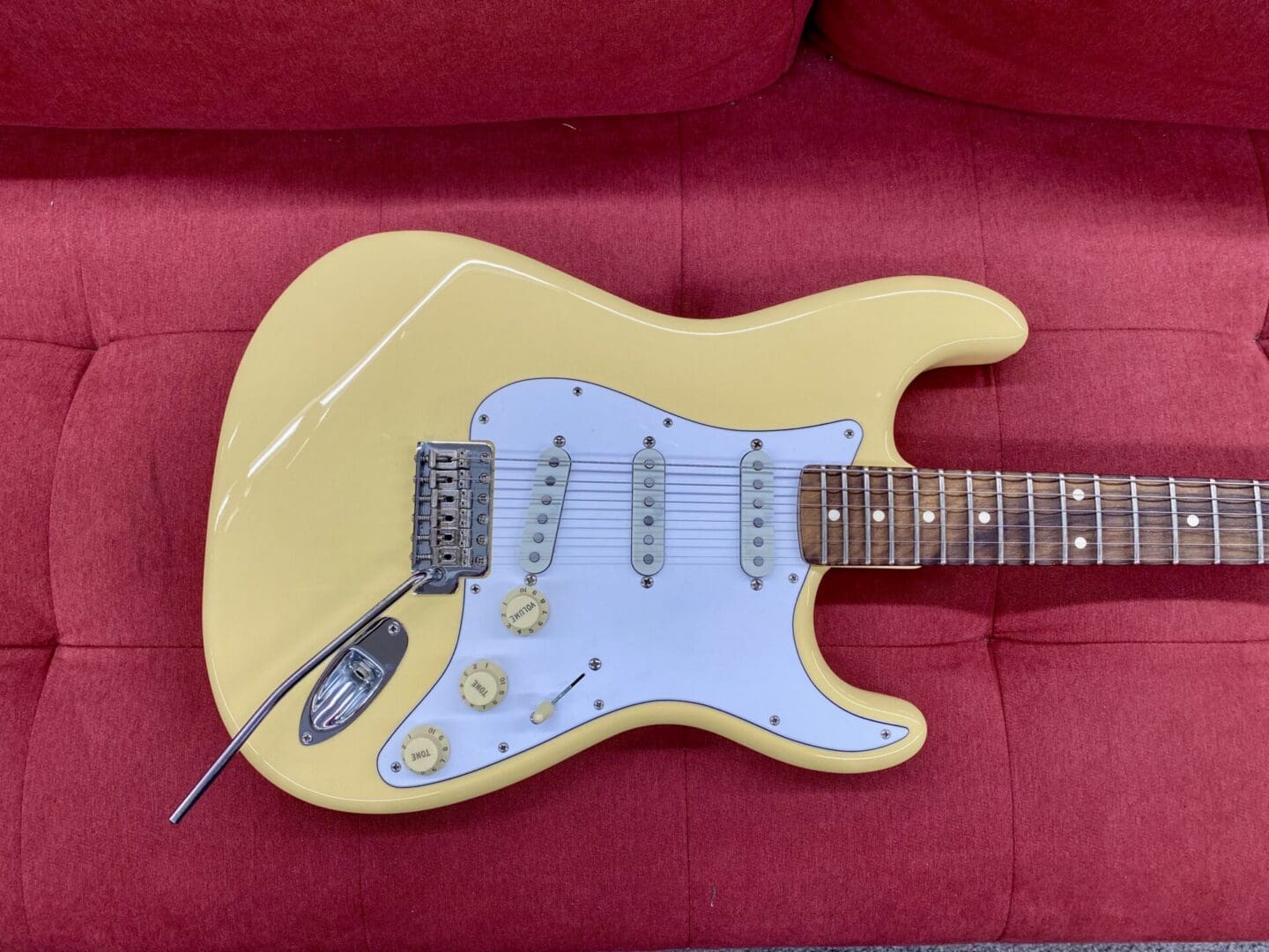 Fender Yngwie Malmsteen Stratocaster with Scalloped Rosewood Fingerboard 2017 - Vintage White - Image 6
