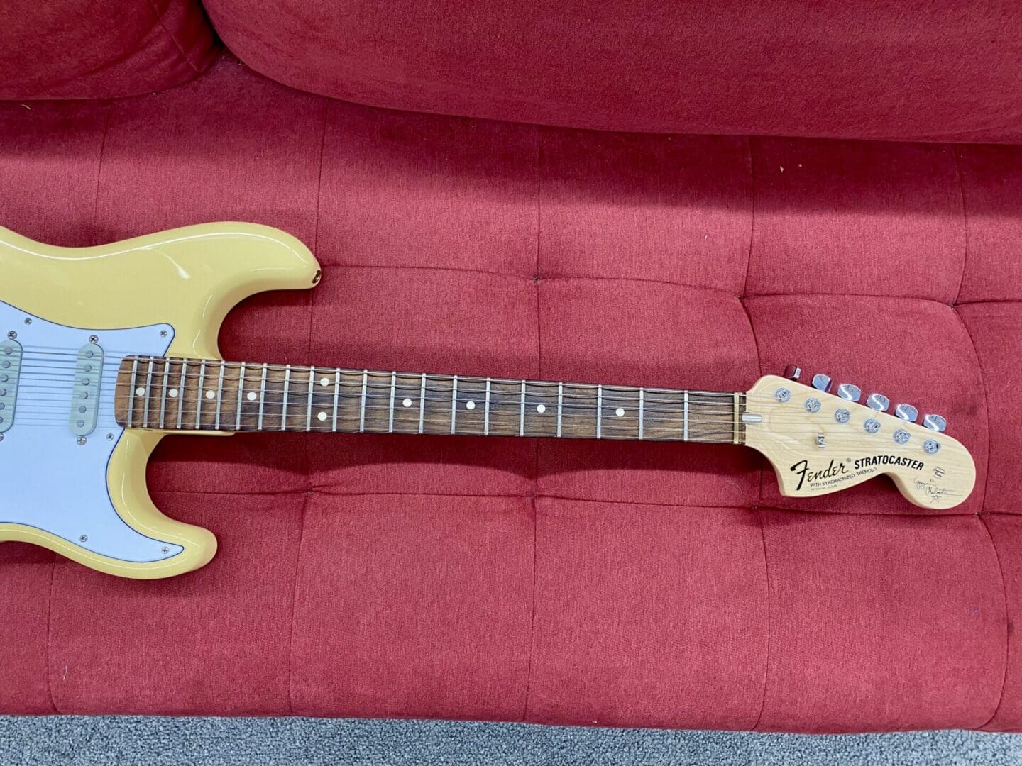 Fender Yngwie Malmsteen Stratocaster with Scalloped Rosewood Fingerboard 2017 - Vintage White - Image 12
