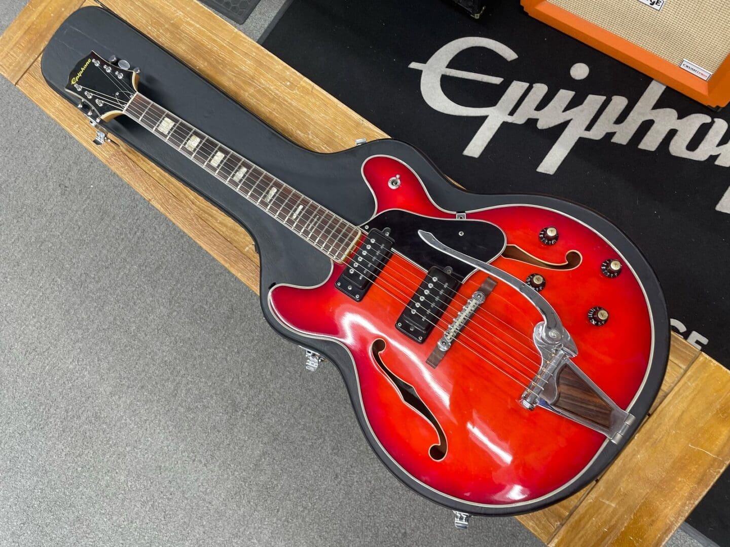 Epiphone 5102TE 1970-71 Semi-Hollow Electric Guitar - Redburst w/ Case