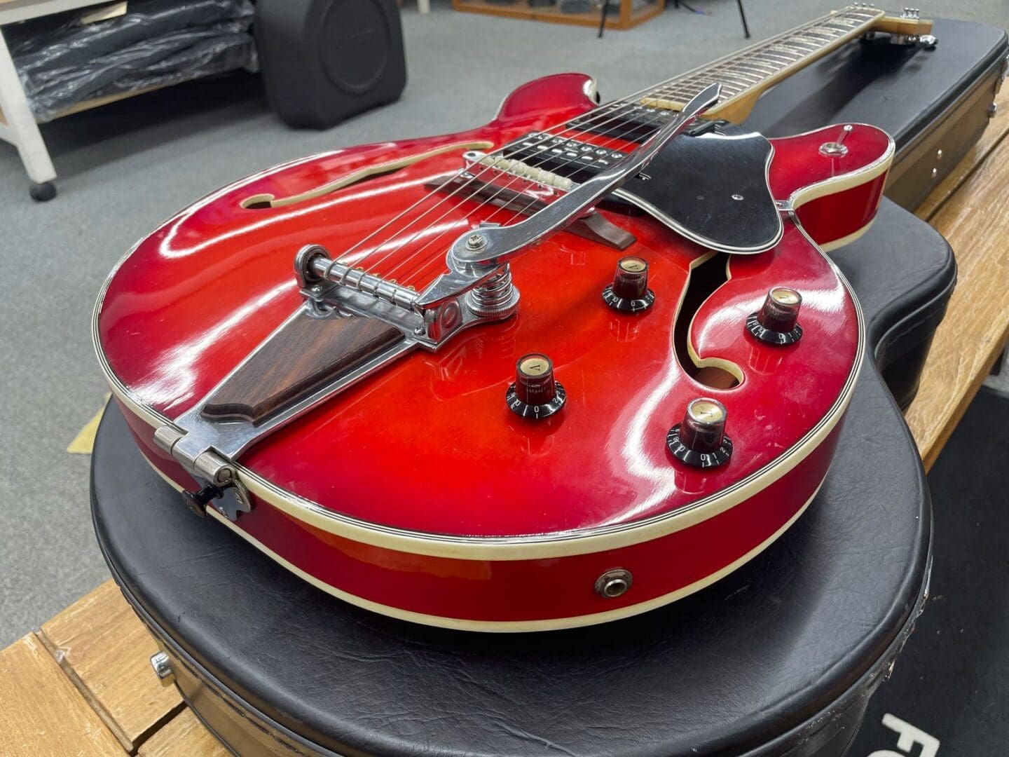 Epiphone 5102TE 1970-71 Semi-Hollow Electric Guitar - Redburst w/ Case - Image 16