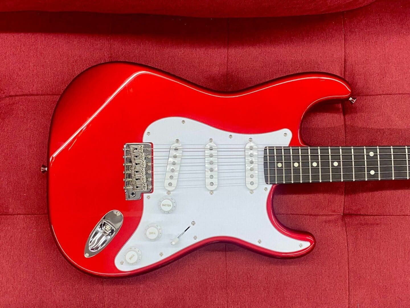 Tokai TOK-AST-101R-CAR SSS-style Guitar, Alder Body, Rosewood Fretboard - Candy Apple Red w/ Bag - Image 11