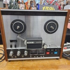 TEAC A-2300S 4-Track Reel to Reel Recorder 1970s - Silver/Walnut