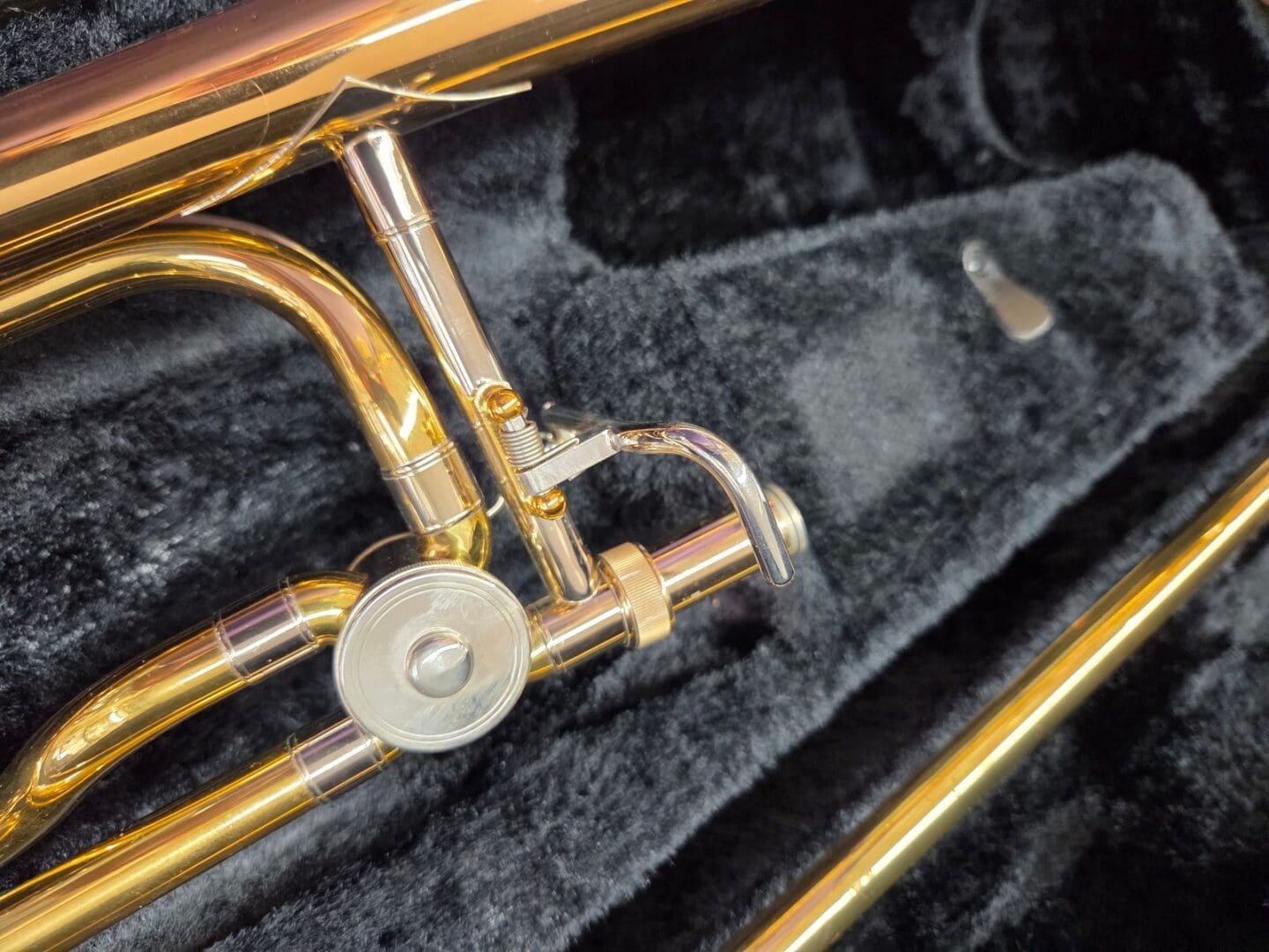 Yamaha YSL548G - F rotor trombone gold brass bell - Image 5