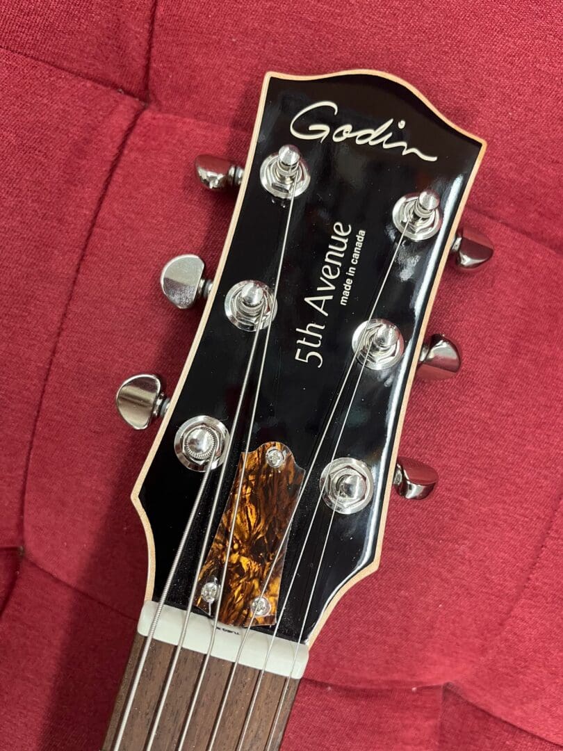 Godin 5th Avenue CW Kingpin II HB Hollow Body Guitar - Cognac Burst - Image 4