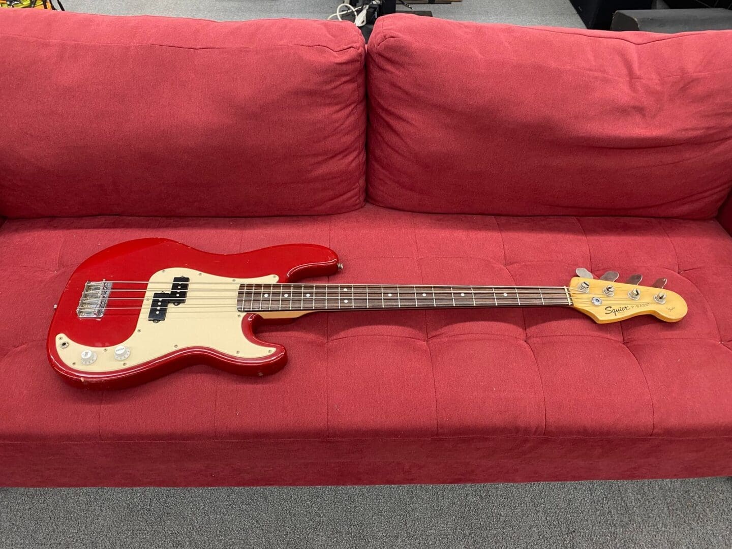 Squier by Fender 50th Anniversary P-Bass 1996 - Torino Red - Image 4