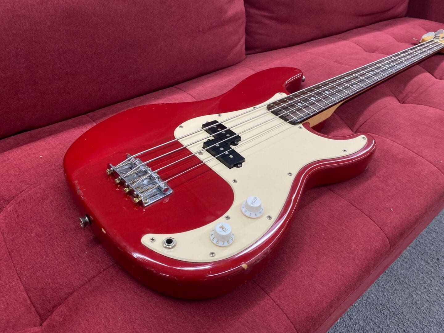 Squier by Fender 50th Anniversary P-Bass 1996 - Torino Red - Image 11