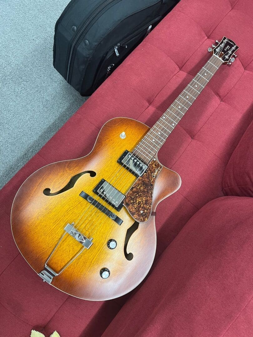 Godin 5th Avenue CW Kingpin II HB Hollow Body Guitar - Cognac Burst - Image 2