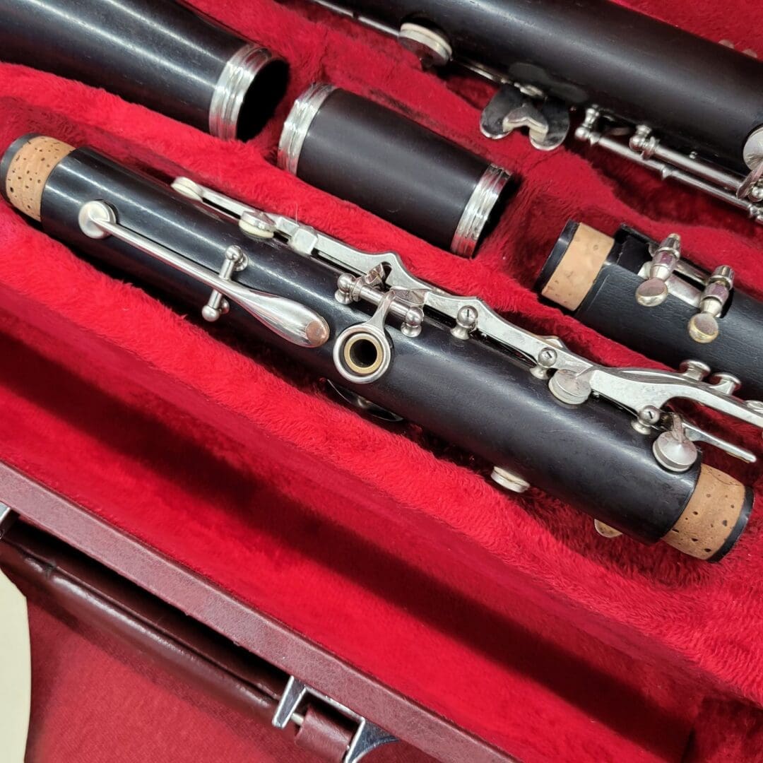 Buffet Crampon E11 Intermediate Bb Clarinet - Black - Image 3